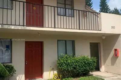 300 Nottingham Cir #J, Greenacres: photo 1 of 20