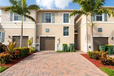 831 SE 16th Ct, Homestead: photo 1 of 15