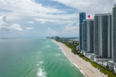 Condo in Sunny Isles Beach: photo 1 of 28
