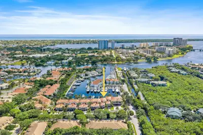1412 Harbour Point Dr, North Palm Beach: photo 1 of 46