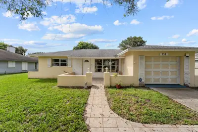 138 Sandpiper Ave, Royal Palm Beach: photo 1 of 34