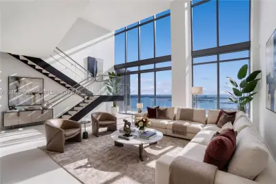 1400 Biscayne Blvd #UPH03, Miami: photo 1 of 59