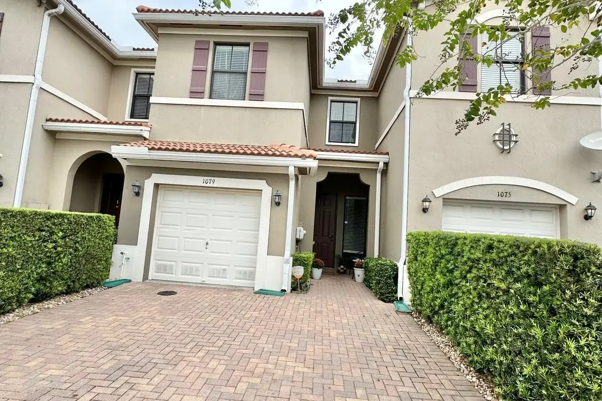 1079 NW 33rd Manor, Pompano Beach: photo 1 of 23