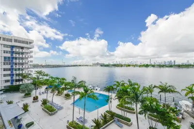 800 West Ave #629, Miami Beach: photo 1 of 45