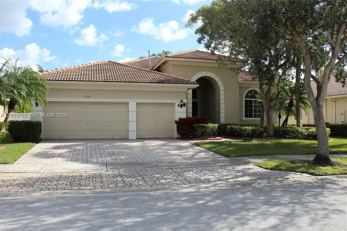 6334 SW 192nd Ave, Pembroke Pines: photo 1 of 60
