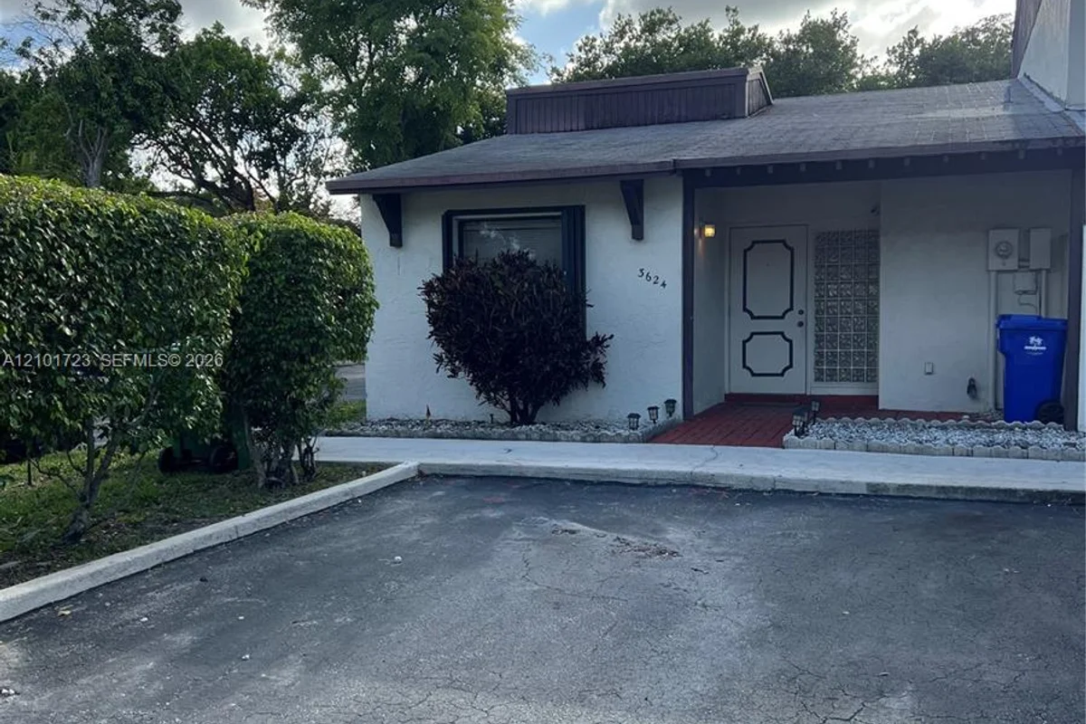 3624 SW 68th Ln #6-D, Miramar: photo 1 of 28