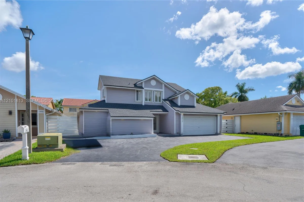 13912 SW 103rd Ter, Miami: photo 1 of 37