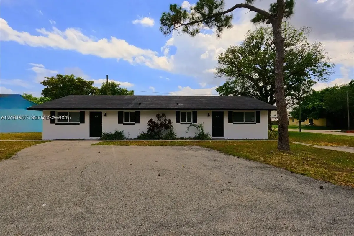 4946 Serafica Dr #18, Lake Worth: photo 1 of 10