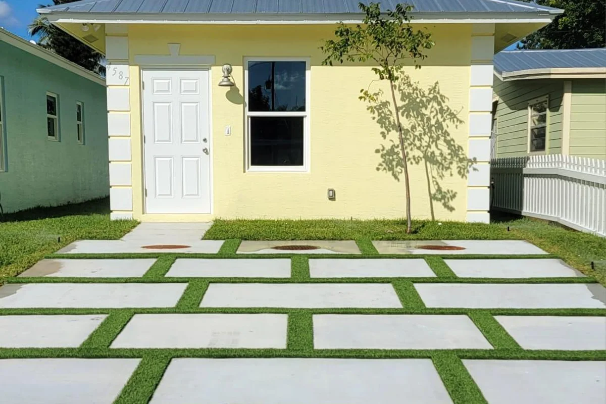 4587 Cambridge St, Lake Worth: photo 1 of 16
