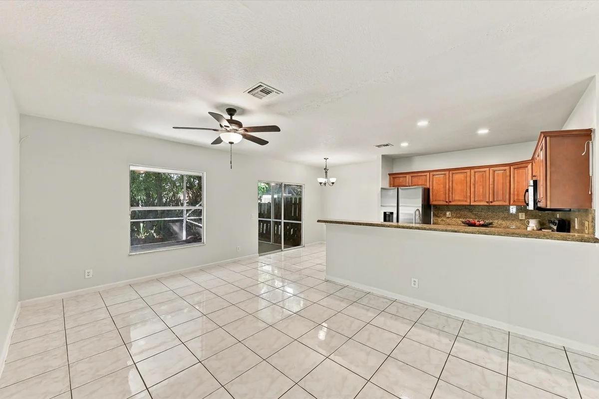 140 Baldwin Blvd, Lake Worth: photo 1 of 41