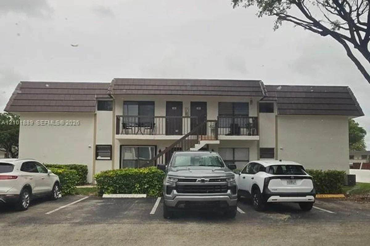 14853 SW 104 St #13-14, Miami: photo 1 of 14