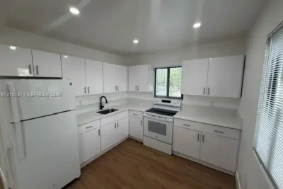 2621 NW 22nd Ct 2619 #2619#2, Miami: photo 1 of 12