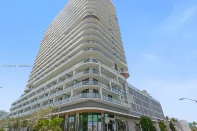580 72nd St #1110, Miami Beach: photo 1 of 25