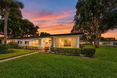 572 High Point Dr #D, Delray Beach: photo 1 of 40