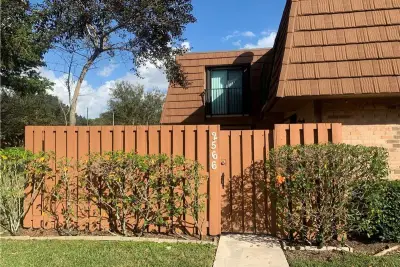 2566 Camelot Ct, Cooper City: photo 1 of 22