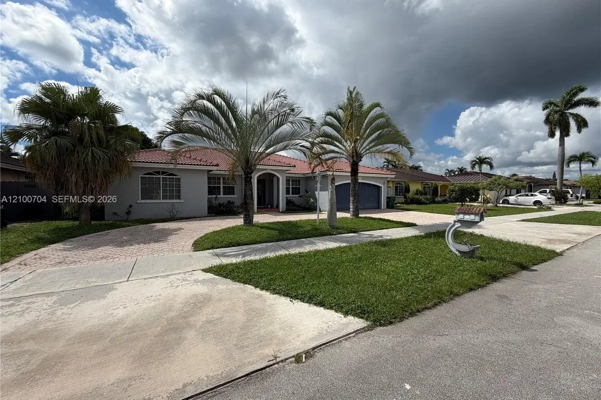 15244 SW 171st St, Miami: photo 1 of 37