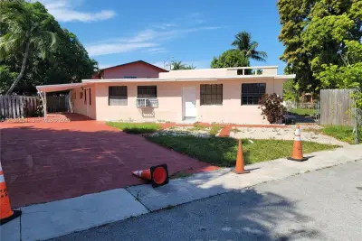 1120 E Le Jeune Rd, Hialeah: photo 1 of 44