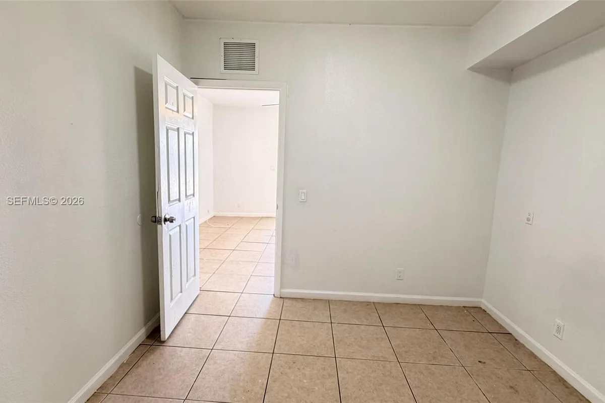 640 SW 9th Ct #02, Pompano Beach: photo 1 of 8