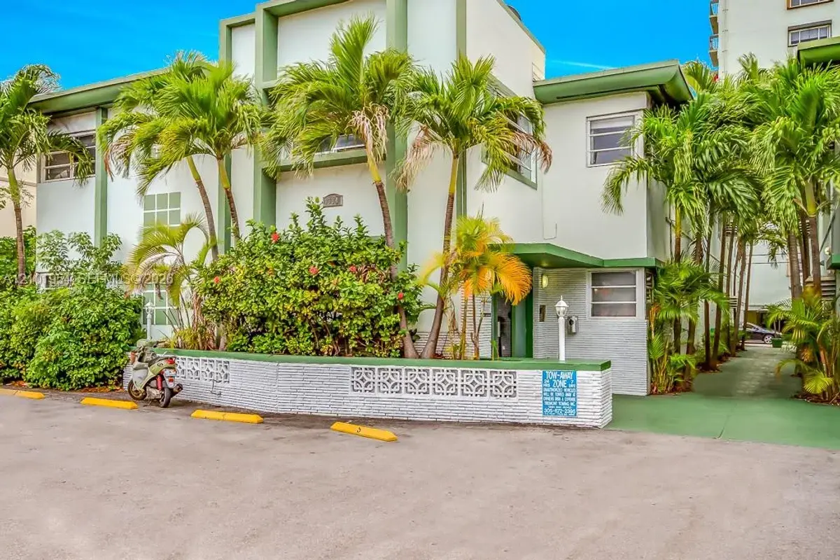 1346 Alton Rd #A5, Miami Beach: photo 1 of 11