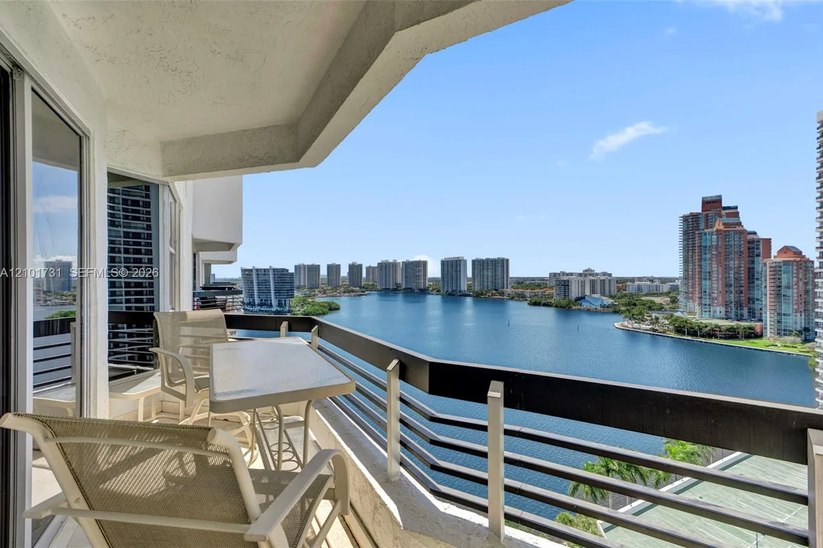 3600 Mystic Pointe Dr #PH3, Aventura: photo 1 of 28