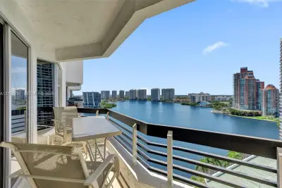 3600 Mystic Pointe Dr #PH3, Aventura: photo 1 of 28
