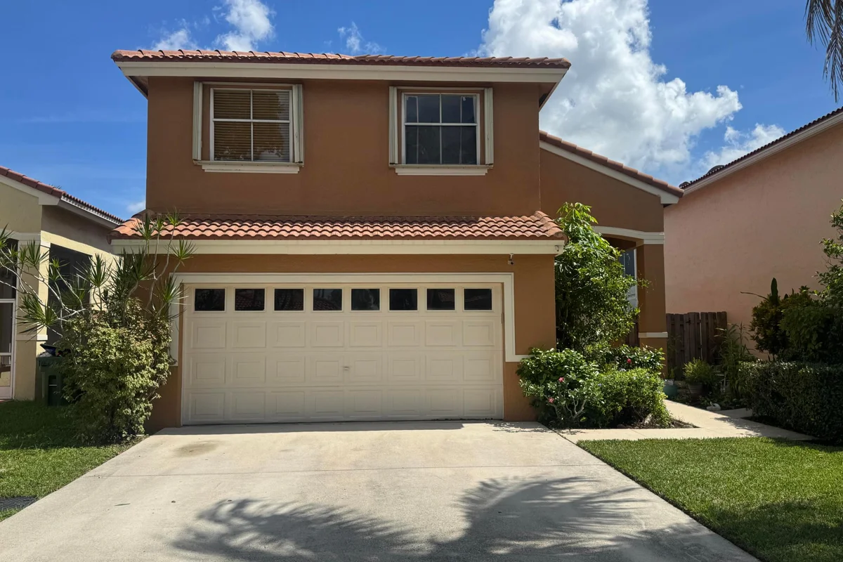 3130 W Buena Vista Dr, Margate: photo 1 of 5