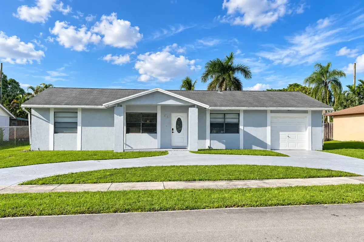 12411 SW 10th Ct, Davie: photo 1 of 31