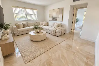 7540 SW 59th Ct #7, South Miami: photo 1 of 9
