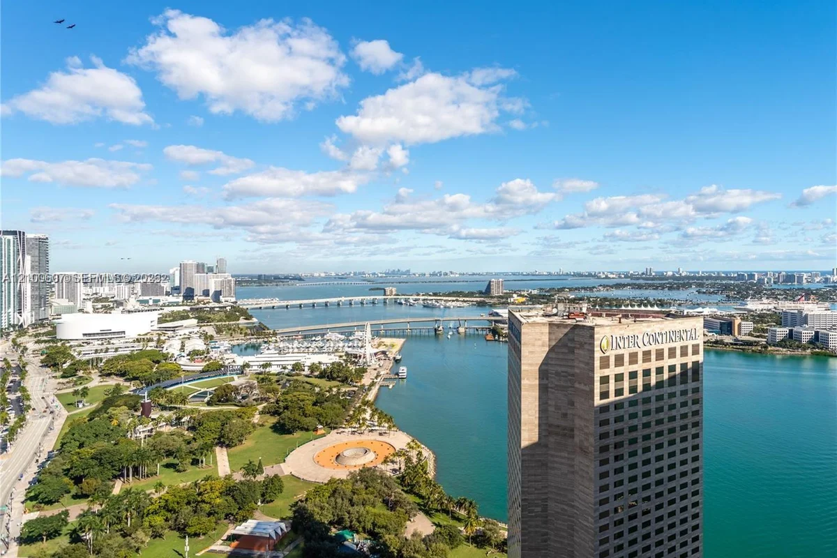 325 S Biscayne Blvd #4318, Miami: photo 1 of 50