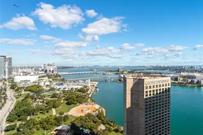 325 S Biscayne Blvd #4318, Miami: photo 1 of 50