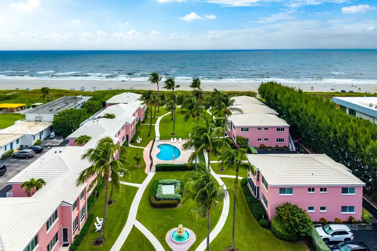 1877 S Ocean Blvd #10, Delray Beach: photo 1 of 31