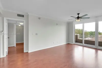 2665 SW 37th Ave #305, Miami: photo 1 of 18