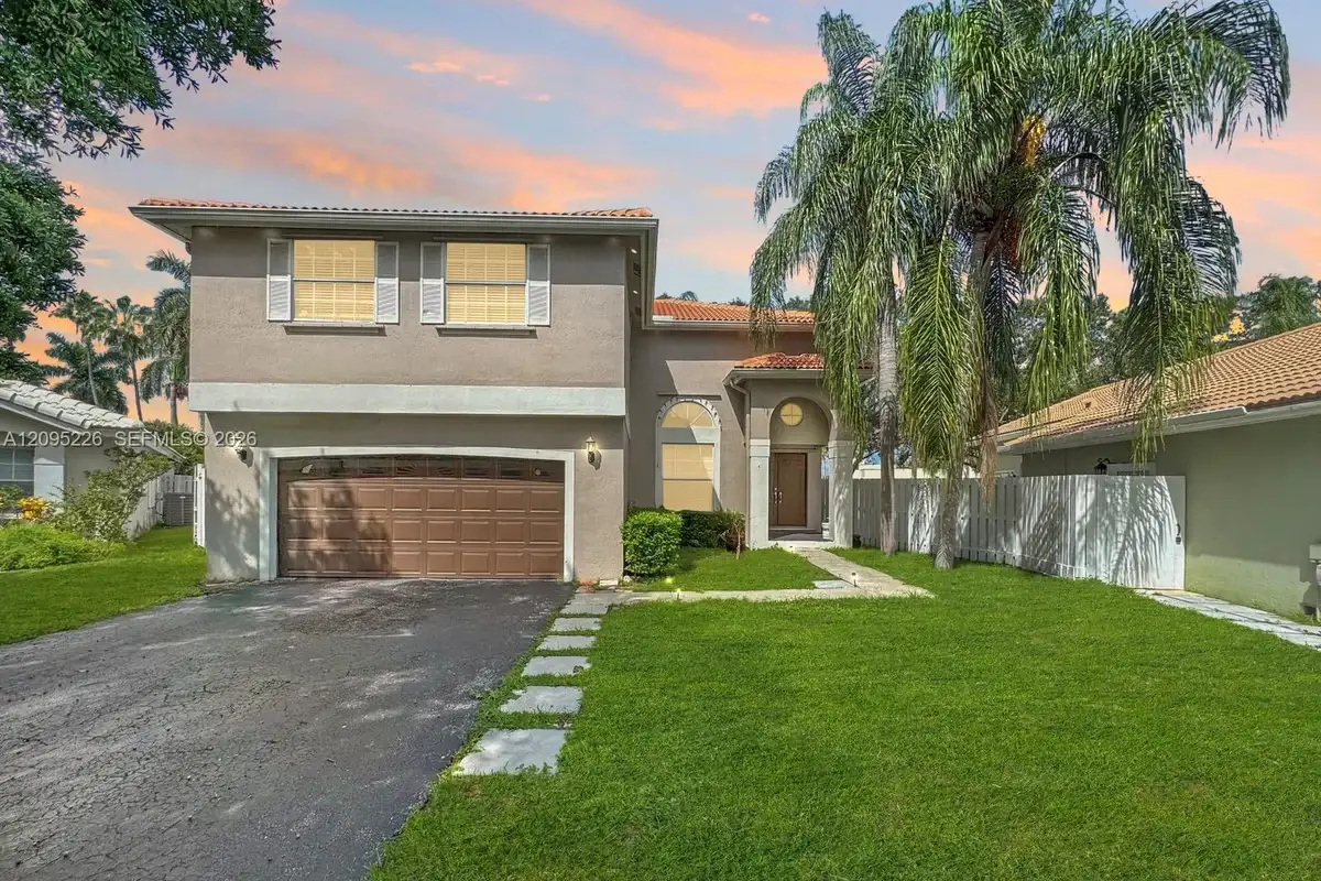 1015 NW 125th Ter, Sunrise: photo 1 of 40