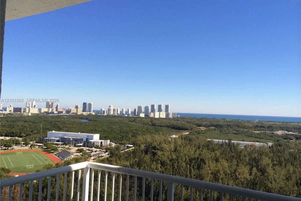 15051 Royal Oaks Ln #2204, North Miami: photo 1 of 9