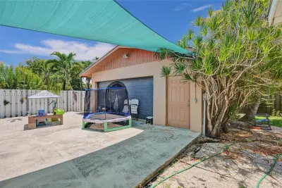 9910 Bahama Dr, Cutler Bay: photo 1 of 10
