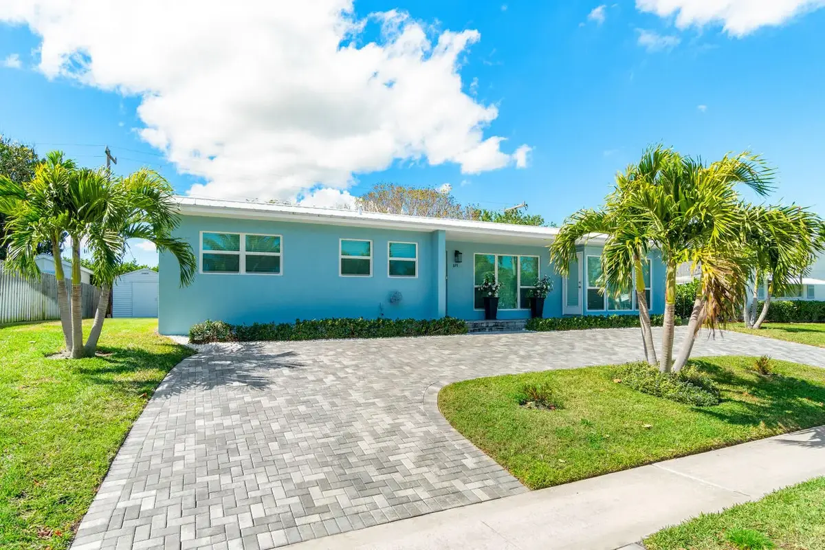 371 Saturn Ave, Tequesta: photo 1 of 32