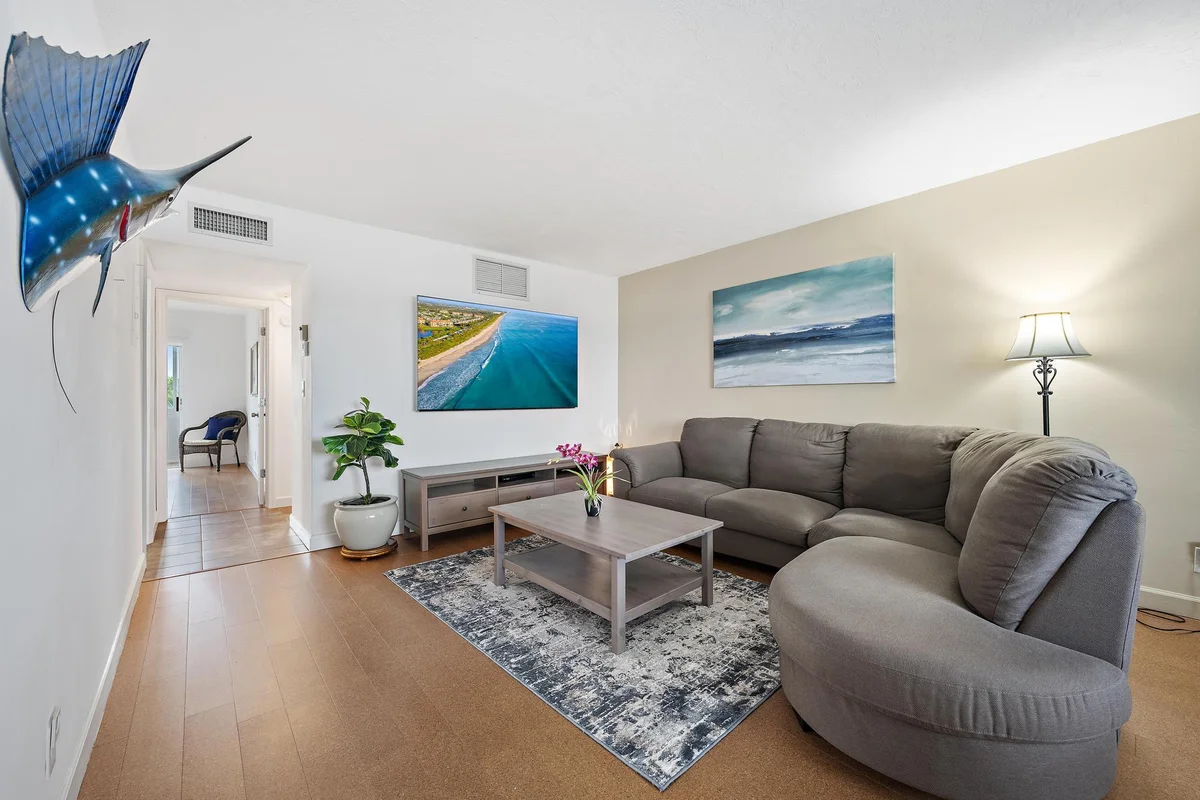 2381 Sunset Ave #306, Lake Worth: photo 1 of 20