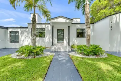 1741 SW 17th Ct, Miami: photo 1 of 38