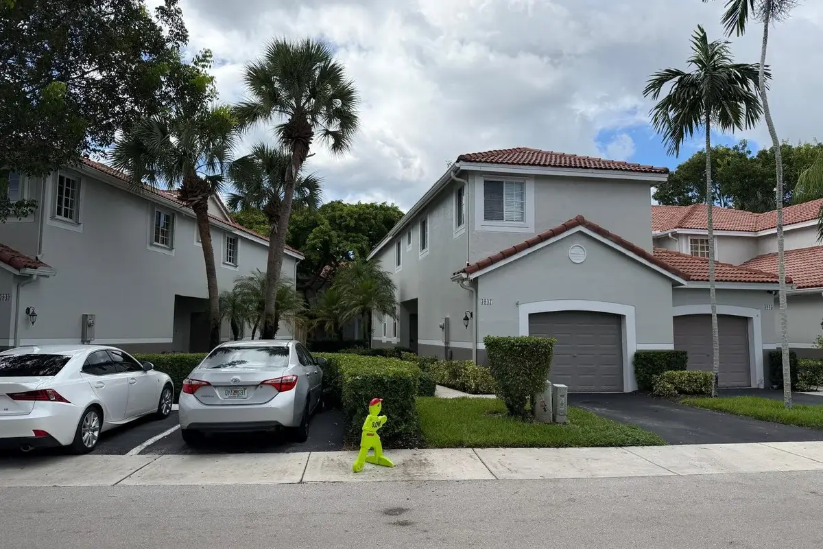 3947 San Simeon Ln, Weston: photo 1 of 22