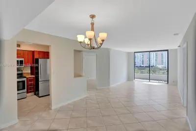 3300 NE 191st St #1016, Aventura: photo 1 of 44