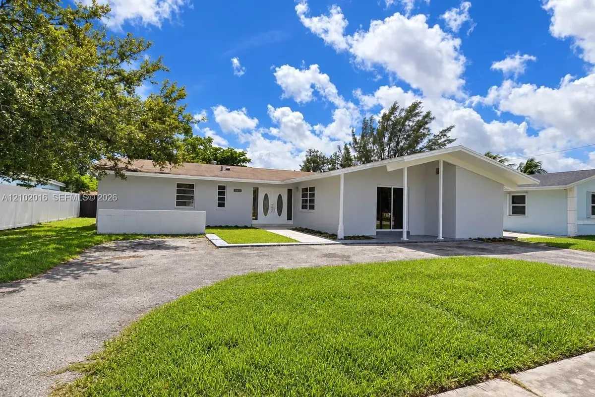 10400 SW 198th St, Cutler Bay: photo 1 of 8