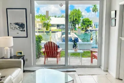 1777 SE 15th St #121, Fort Lauderdale: photo 1 of 18