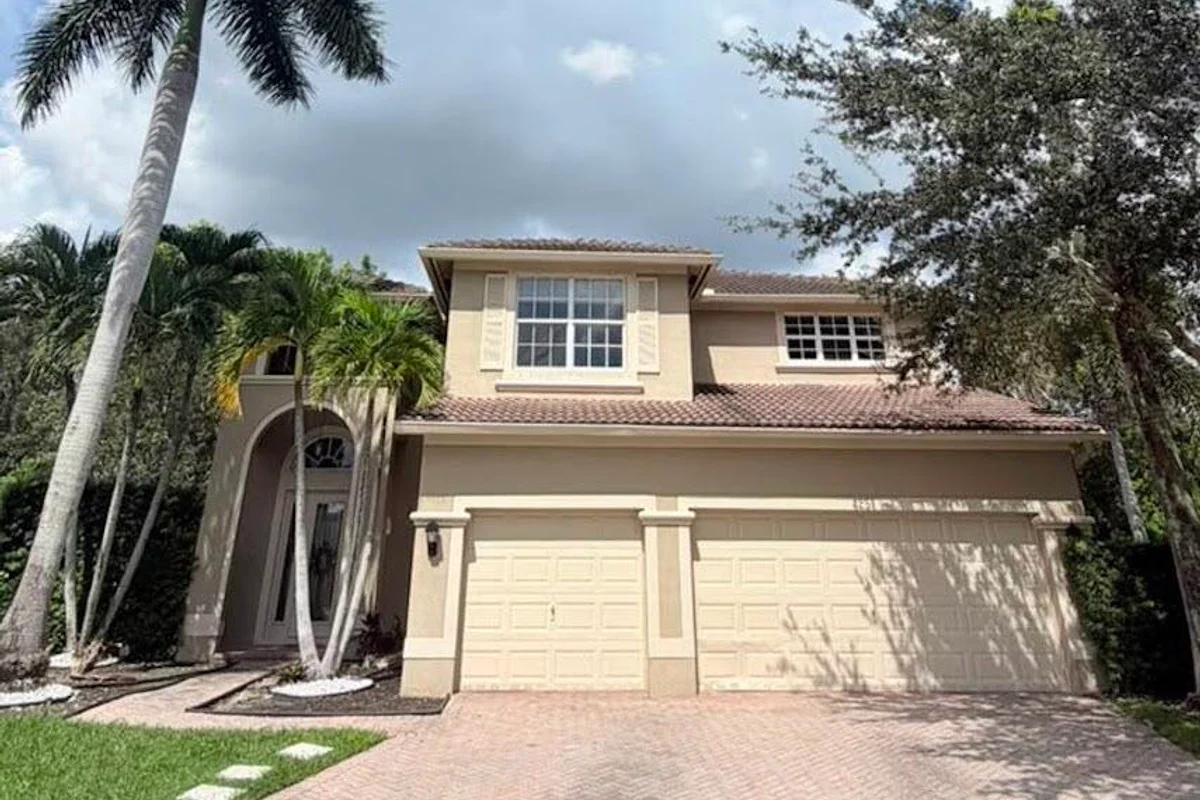 4251 E Seneca Ave, Weston: photo 1 of 48