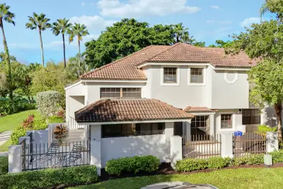587 Prestwick Cir #2, Palm Beach Gardens: photo 1 of 48