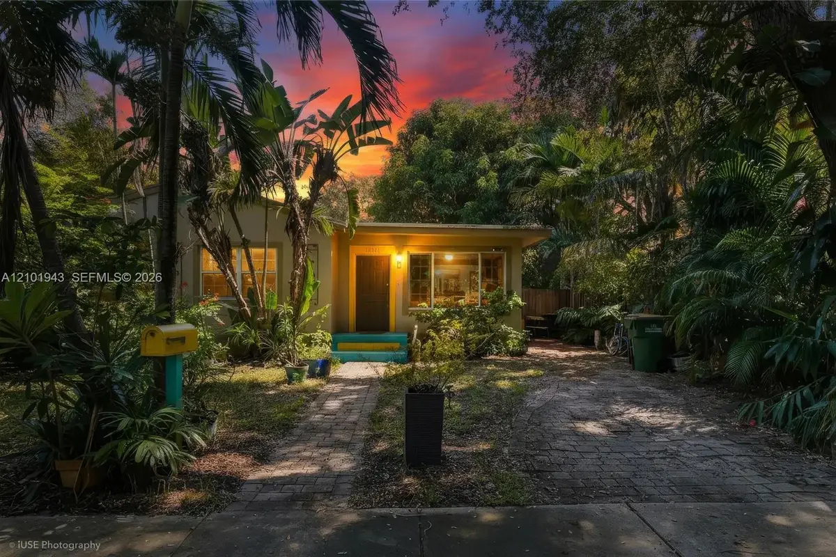 12315 NE 12th Ct, North Miami: photo 1 of 34