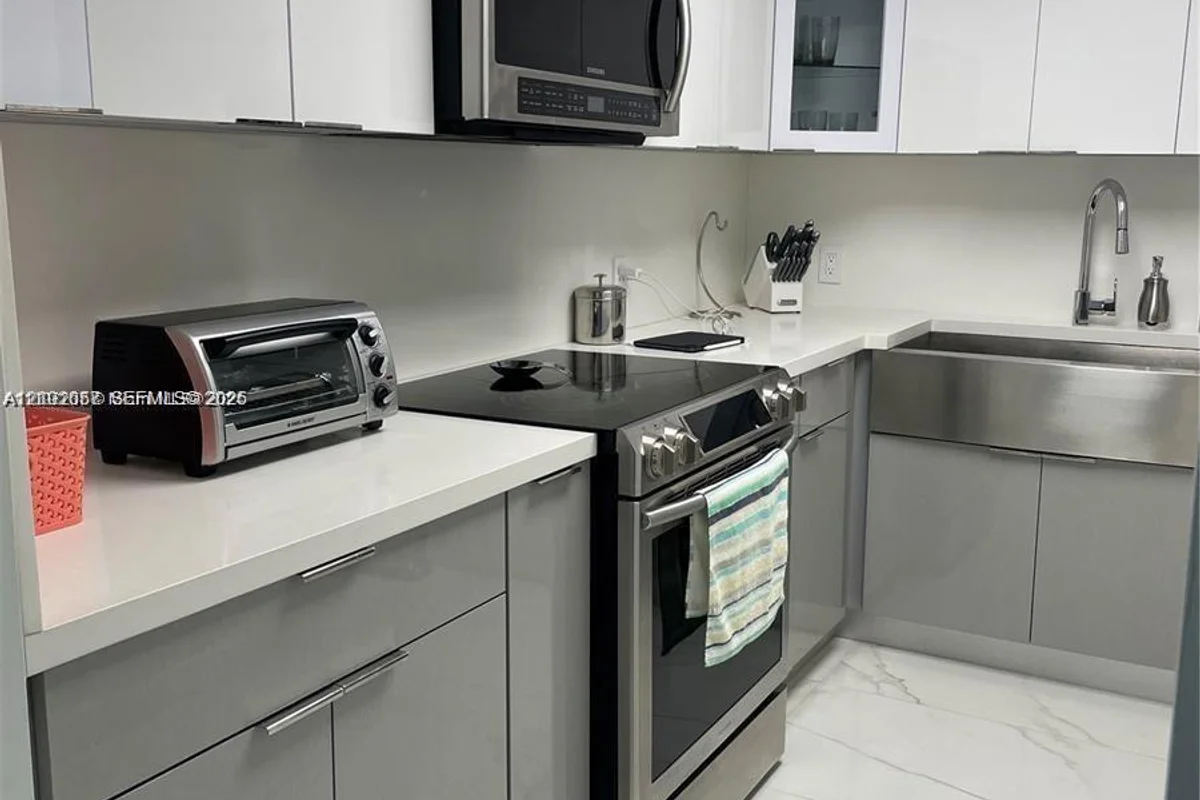 2101 S Ocean Dr #405, Hollywood: photo 1 of 15