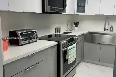2101 S Ocean Dr #405, Hollywood: photo 1 of 15