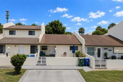 19582 NW 55th Cir Pl, Miami Gardens: photo 1 of 38