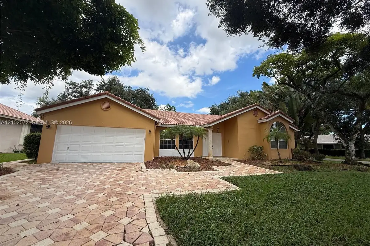 251 NW 118th Ave, Coral Springs: photo 1 of 20