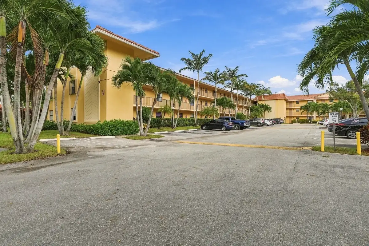 11477 NW 39th Ct #201-1, Coral Springs: photo 1 of 26